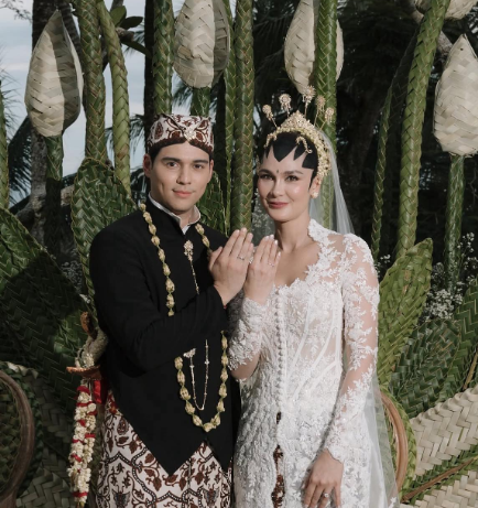 Dari Luna Maya Kita Belajar: Cinta&hellip;
